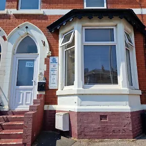 New Clifton Holiday Apartments Blackpool